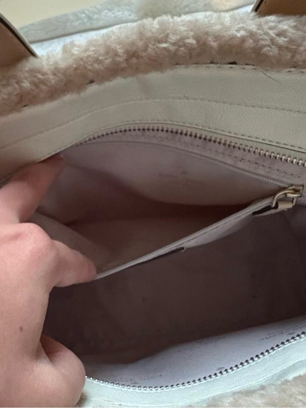 Kate Spade Cozy Shearling Mini Satchel Crossbody Cream Bag - Picture 3 of 4